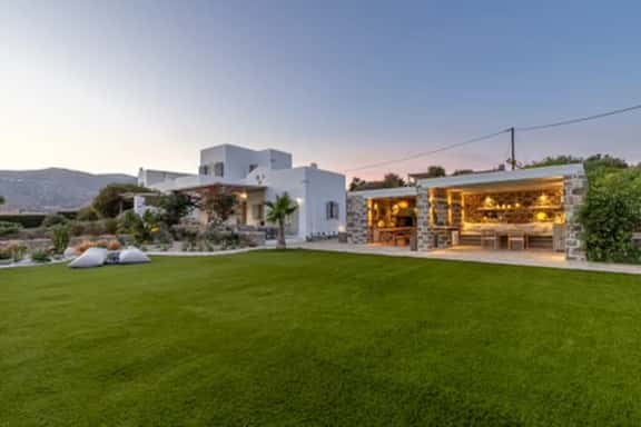Villa Helíos on Golden Beach - Image 1