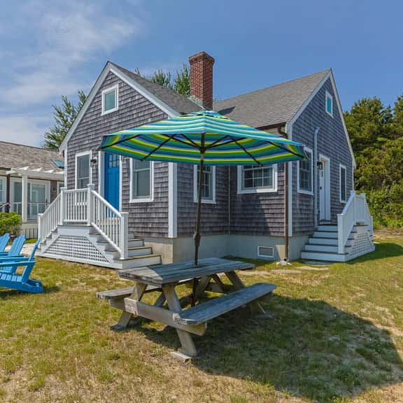 Sandy beach cottage on Wellfleet Bay - Image 1