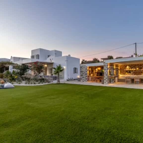 Villa Helíos on Golden Beach - Image 1